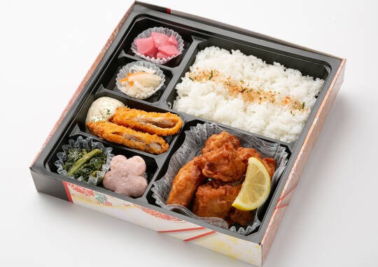 [ 620 ] 幕の内：鶏もも唐揚げ&白身魚フライ