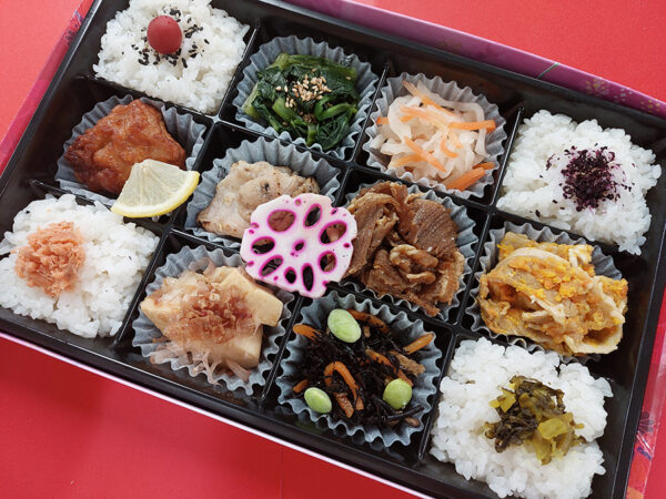 [ 8 ] 輝(肉肉しい12マス弁当)